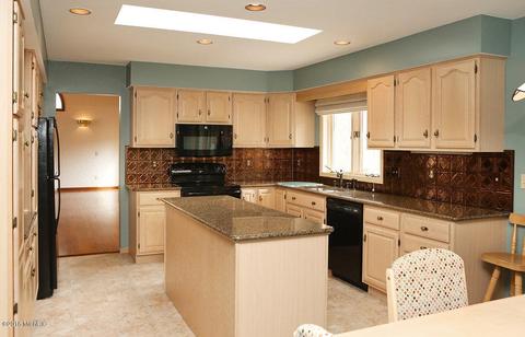 6376 Ormada Dr, Kalamazoo, MI 49048 photo 5