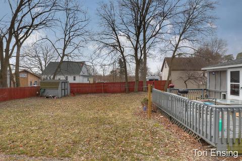 314 Lewis St, Belding, MI 48809 photo 16
