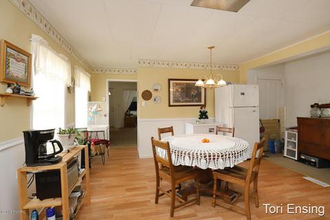 314 Lewis St, Belding, MI 48809 photo 8