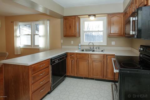 606 N Webster St, Augusta, MI 49012 photo 6