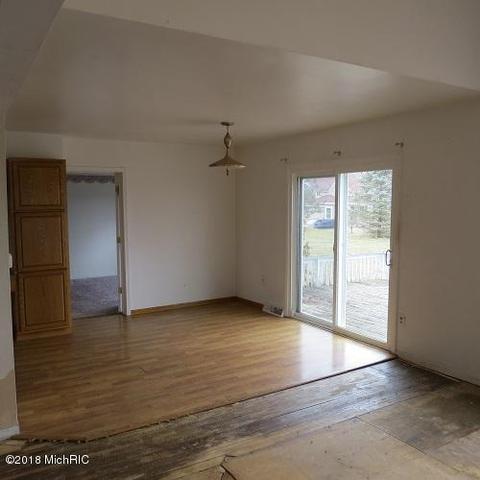 622 W High St, Belding, MI 48809 photo 6