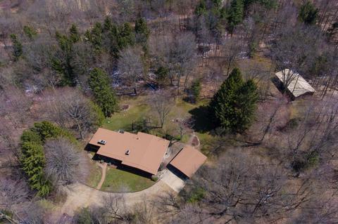 3217 W B Ave, Plainwell, MI 49080 photo 2