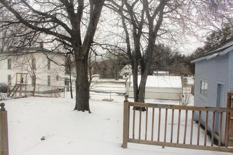 315 S Front St, Belding, MI 48809 photo 9