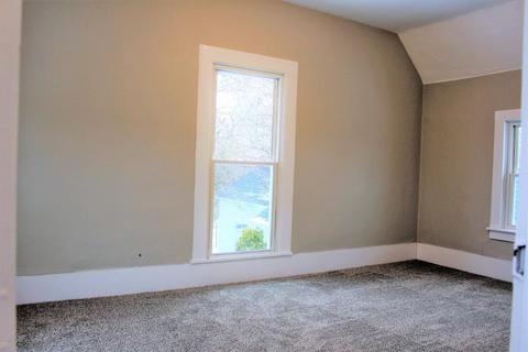 315 S Front St, Belding, MI 48809 photo 8