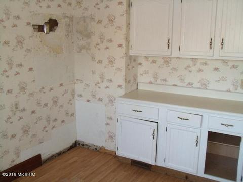 310 N Main St, Buchanan, MI 49107 photo 15