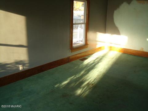 310 N Main St, Buchanan, MI 49107 photo 8