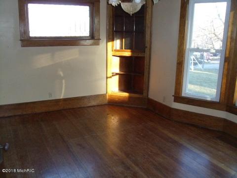 310 N Main St, Buchanan, MI 49107 photo 11