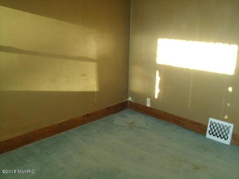 310 N Main St, Buchanan, MI 49107 photo 20
