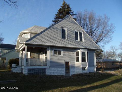 310 N Main St, Buchanan, MI 49107 photo 2