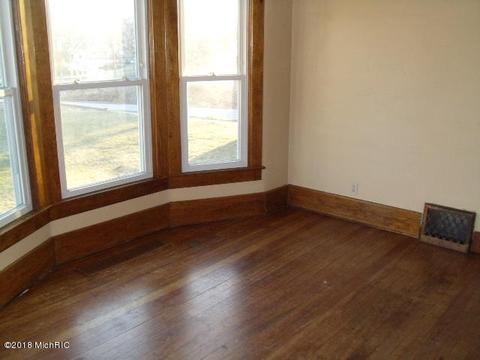 310 N Main St, Buchanan, MI 49107 photo 12