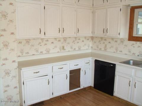 310 N Main St, Buchanan, MI 49107 photo 14
