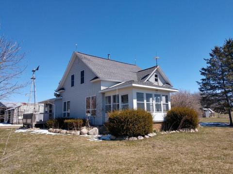 2537 Coral Rd NE, Edmore, MI 48829 photo 1