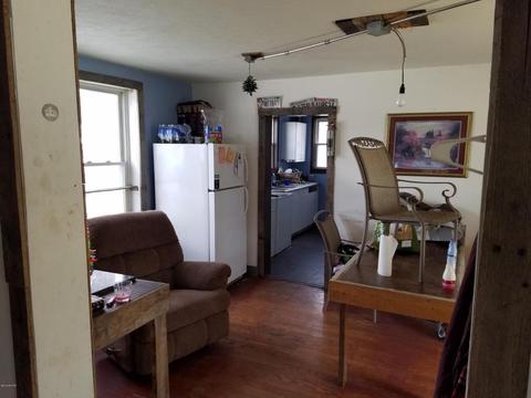 9 Maple St, Three Oaks, MI 49128 photo 3