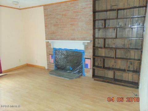 2091 E 108th St, Grant, MI 49327 photo 2