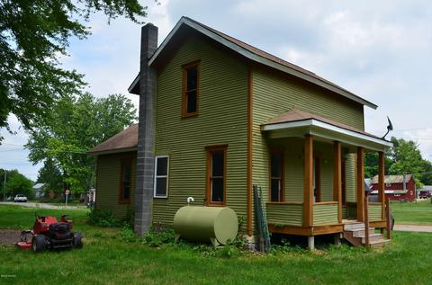 287 Beech St, Freeport, MI 49325 photo 4