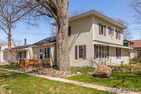 205 E Main St, Saranac, MI 48881 photo 1