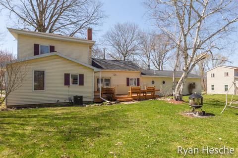 205 E Main St, Saranac, MI 48881 photo 4