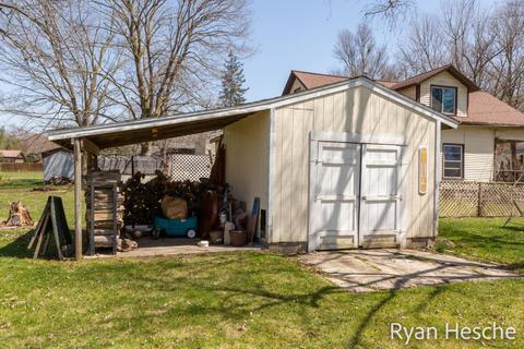 205 E Main St, Saranac, MI 48881 photo 8