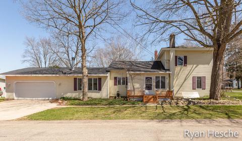 205 E Main St, Saranac, MI 48881 photo 2