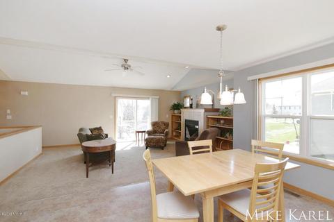 8206 Briar Ln, Jenison, MI 49428 photo 6