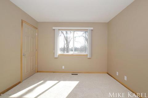 8206 Briar Ln, Jenison, MI 49428 photo 16