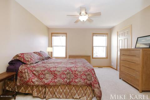 8206 Briar Ln, Jenison, MI 49428 photo 15