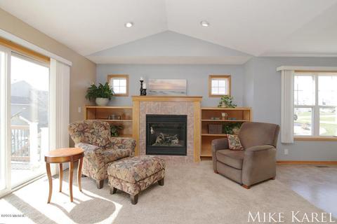 8206 Briar Ln, Jenison, MI 49428 photo 11