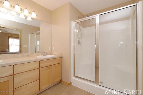 8206 Briar Ln, Jenison, MI 49428 photo 14