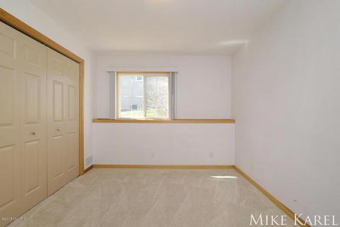 8206 Briar Ln, Jenison, MI 49428 photo 18