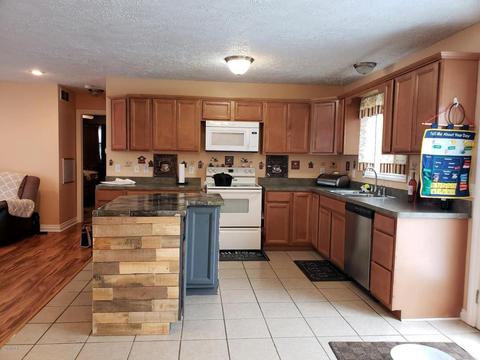 307 E Herbison Dr, Dewitt, MI 48820 photo 3