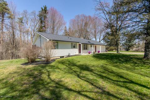 9293 28th St SE, Ada, MI 49301 photo 2