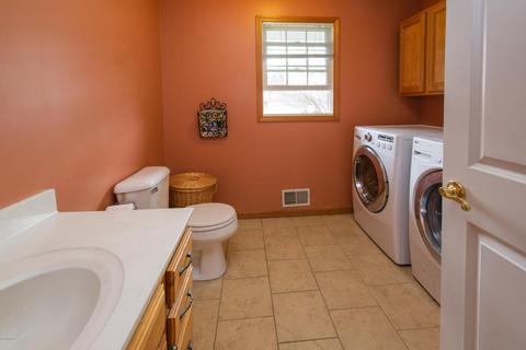 1052 S Apple Ct, Plainwell, MI 49080 photo 4