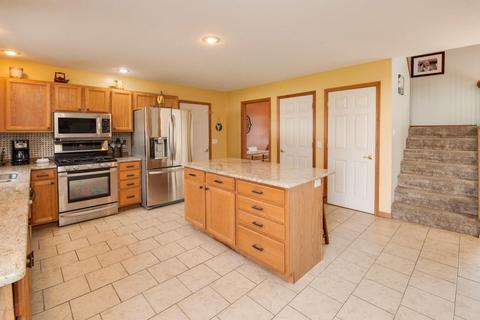 1052 S Apple Ct, Plainwell, MI 49080 photo 3