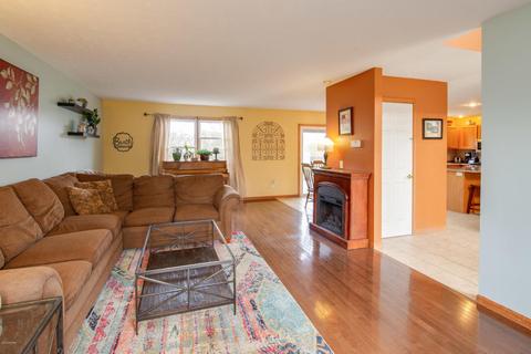 1052 S Apple Ct, Plainwell, MI 49080 photo 8