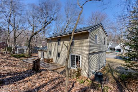492 Adaway Ave SE, Ada, MI 49301 photo 2