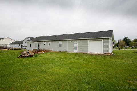 1018 Allen Ct, Plainwell, MI 49080 photo 6