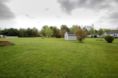 1018 Allen Ct, Plainwell, MI 49080 photo 4