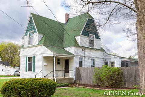 723 S Pleasant St, Belding, MI 48809 photo 4