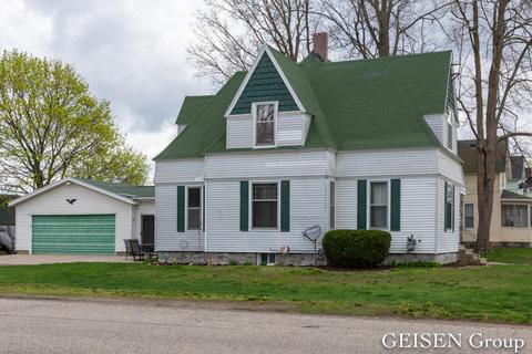 723 S Pleasant St, Belding, MI 48809 photo 1