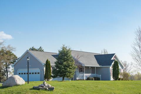 1385 Kenny Dr, Bailey, MI 49303 photo 3