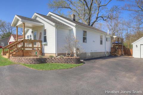 923 Water St, Belding, MI 48809 photo 3