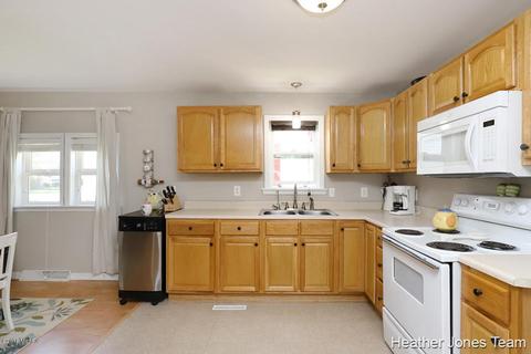 923 Water St, Belding, MI 48809 photo 9
