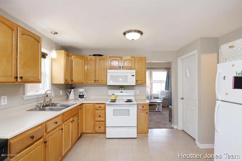 923 Water St, Belding, MI 48809 photo 10