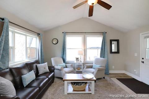923 Water St, Belding, MI 48809 photo 5