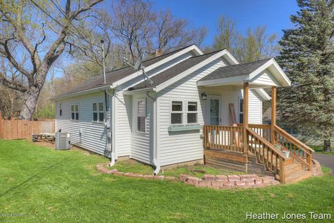 923 Water St, Belding, MI 48809 photo 1