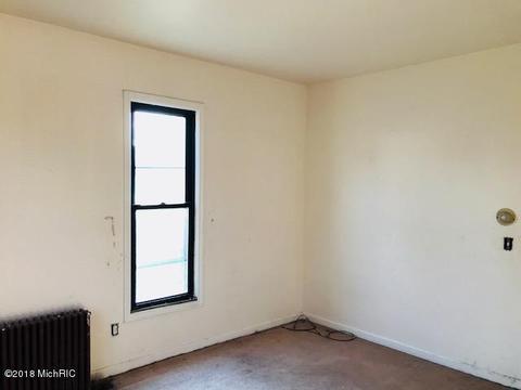 282 Third St, Manistee, MI 49660 photo 10