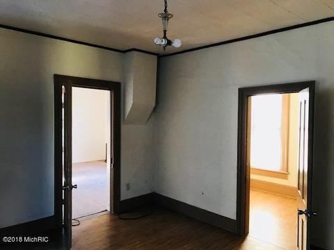 282 Third St, Manistee, MI 49660 photo 6