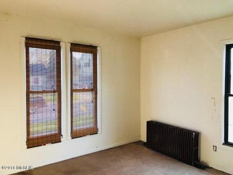 282 Third St, Manistee, MI 49660 photo 9