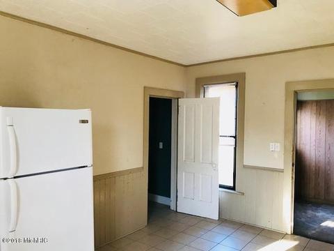 282 Third St, Manistee, MI 49660 photo 14