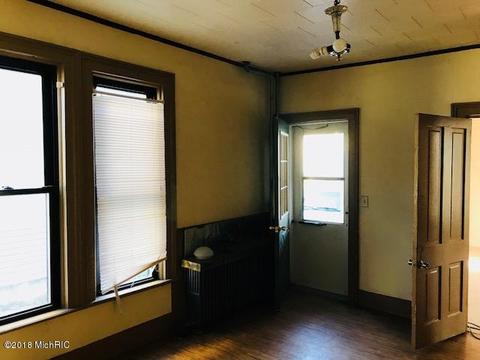 282 Third St, Manistee, MI 49660 photo 8